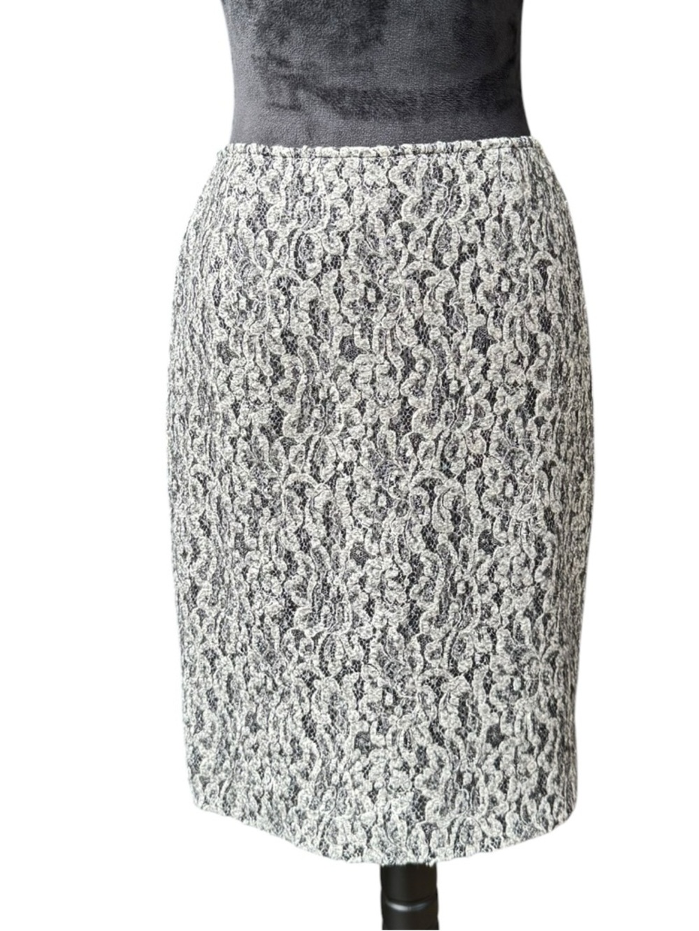 LaFayette 148 New York pencil black tweed skirt Size 4